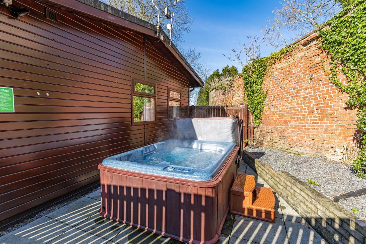 Bluebell Lodge 7 With Hot Tub نيوتن ستيوارت المظهر الخارجي الصورة